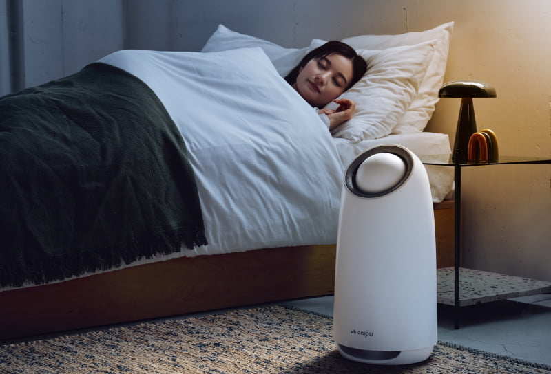 onpuのにこタッチ空気清浄機を部屋に設置したイメージ
