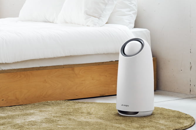 onpuのにこタッチ空気清浄機を部屋に設置したイメージ